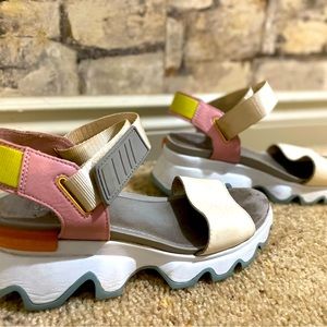 Sorel Kinetic Impact Y- strap high sandal